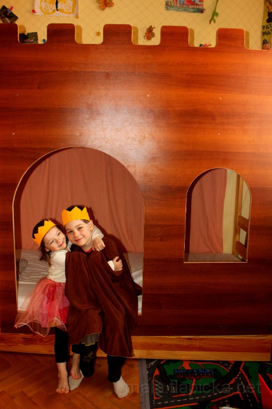 2012-01-02_12-29_03.jpg - Princ s princeznou v novém království.