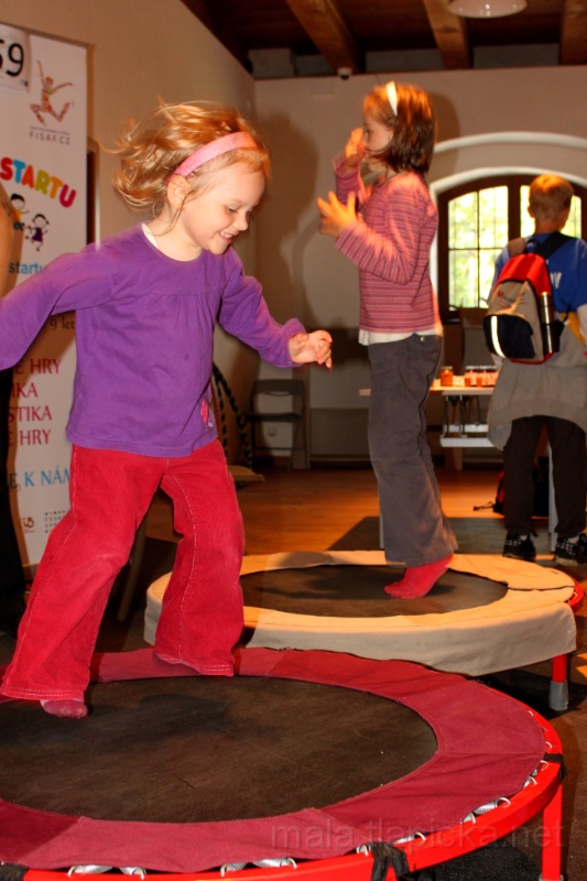 2015-06-19_15-13_00.jpg - Kristýnka miluje trampolíny!