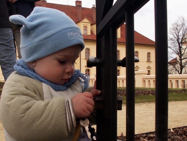 Odemykání střešní zahrady.